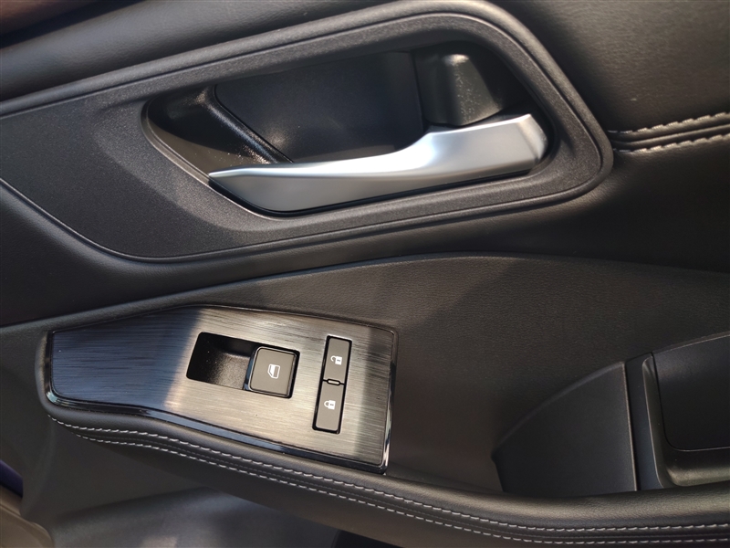 2022 Nissan Rogue SV photo 12