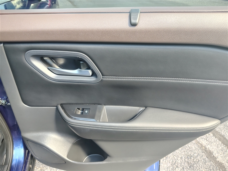 2022 Nissan Rogue SV photo 14