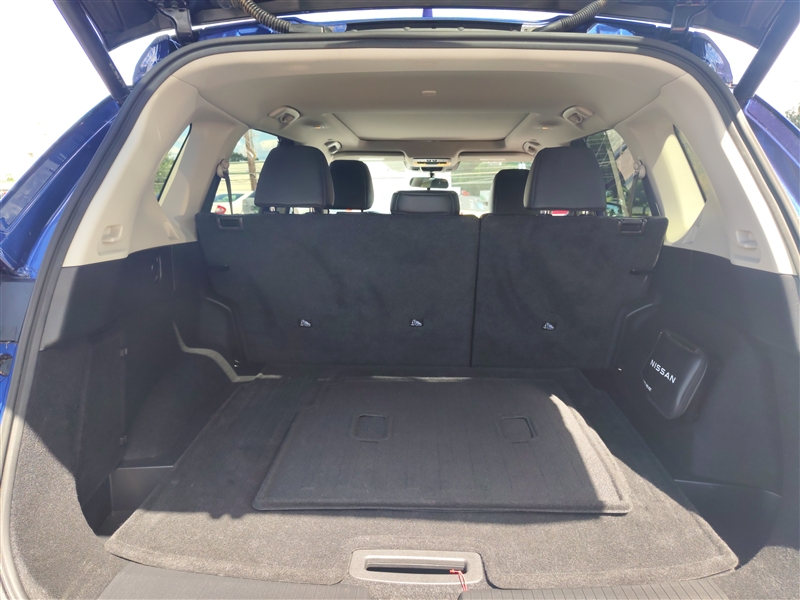 2022 Nissan Rogue SV photo 18