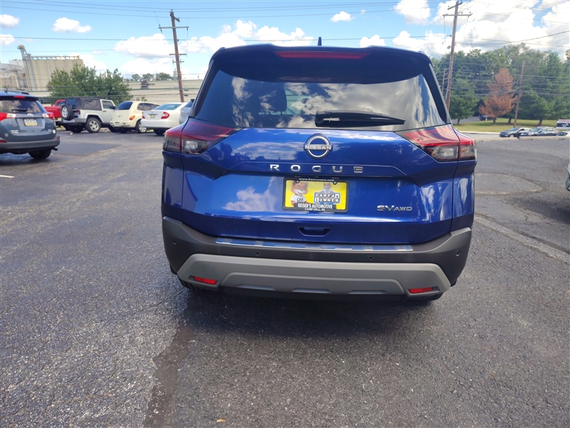 2022 Nissan Rogue SV photo 4