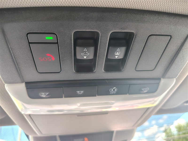 2022 Nissan Rogue SV photo 40