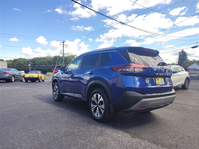 2022 Nissan Rogue SV photo 5
