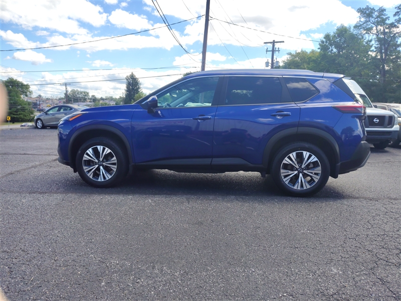 2022 Nissan Rogue SV photo 6